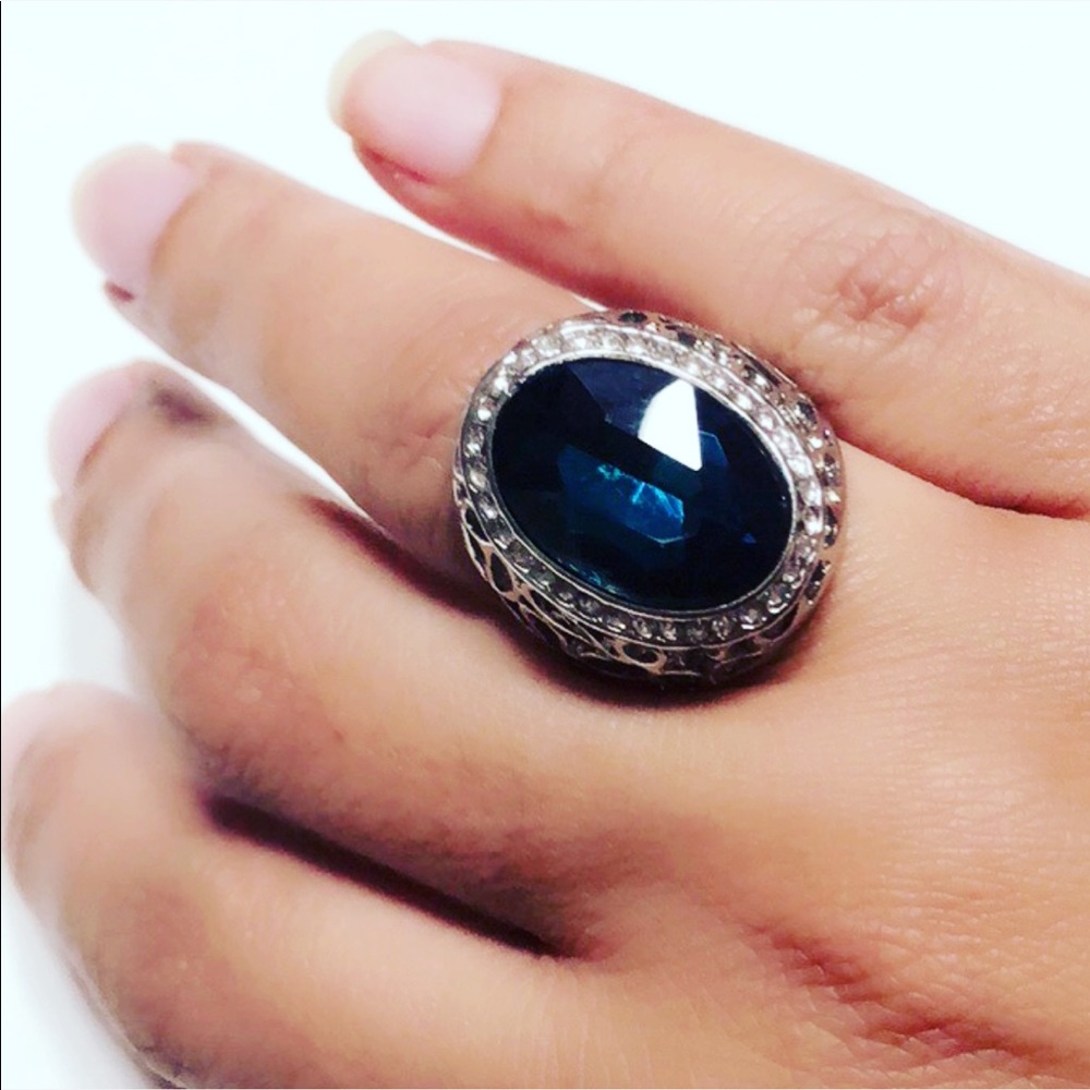 Beautiful Blue Sapphire Fashion Ring Silver Tone
